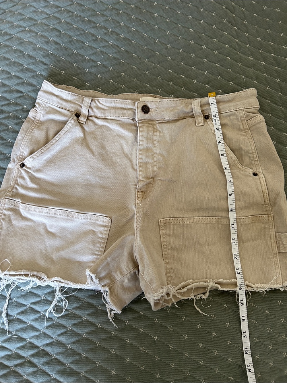 bohme Frayed-Hem Utility Jean Shorts in Beige - Picture 6 of 9